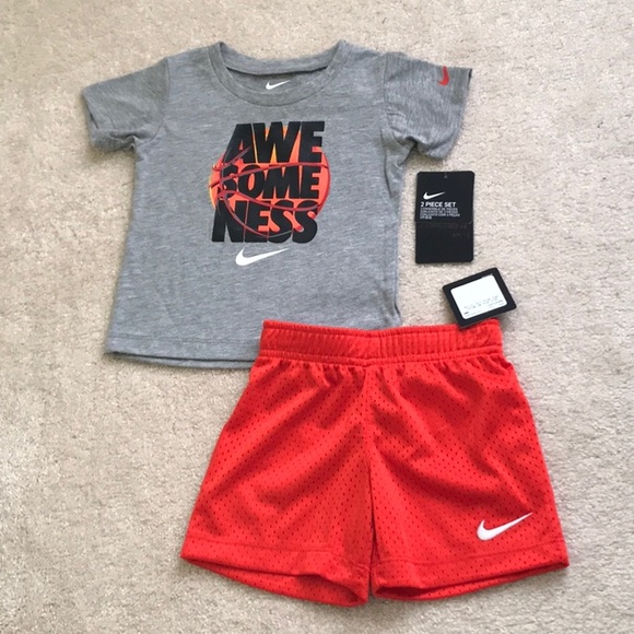 NIKE BOYS “AWESOMENESS” TEE AND SHORTS SET - Picture 2 of 2